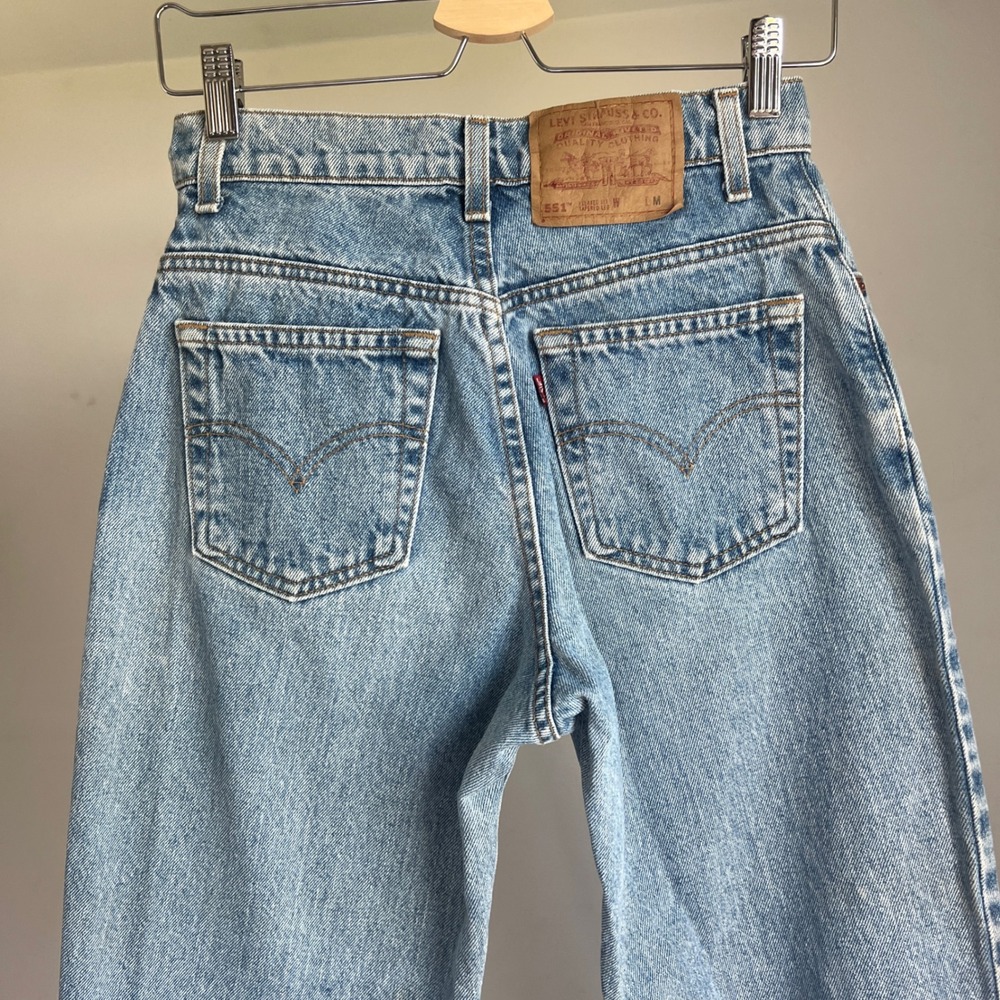 Vintage Levis 551 Relaxed Fit Jeans Size 27 Blue Light Wash Mom Jean Faded 90s